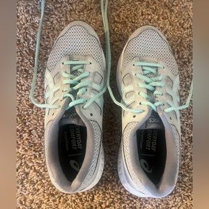 Like New ASICS Everyday Comfort Amplifoam sneakers.
